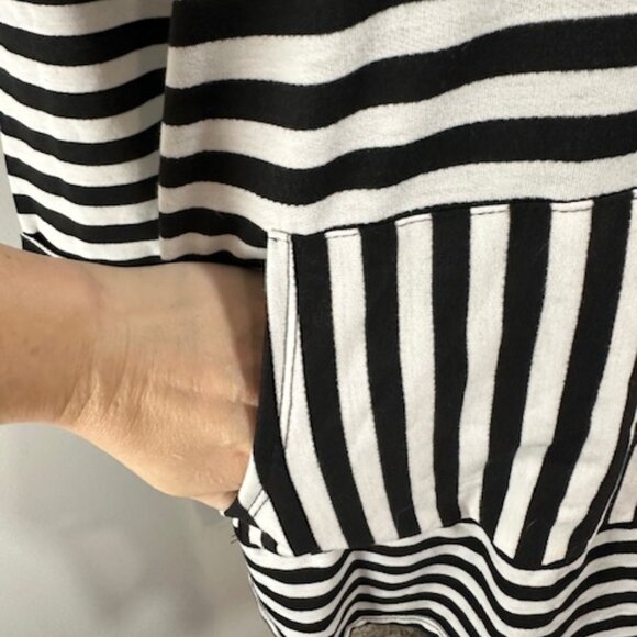 Hailey & Co. Black & White Stripe Sweatshirt   8317 - Picture 5 of 11